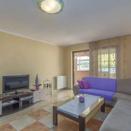 Modern In Porec With Swimming Pool And Jacuzzi