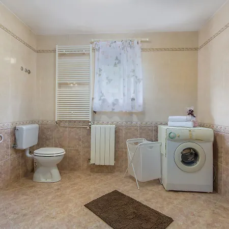 Modern In Porec With Swimming Pool And Jacuzzi *