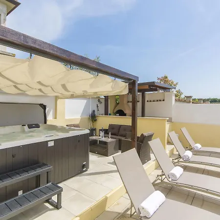 Modern In Porec With Swimming Pool And Jacuzzi *